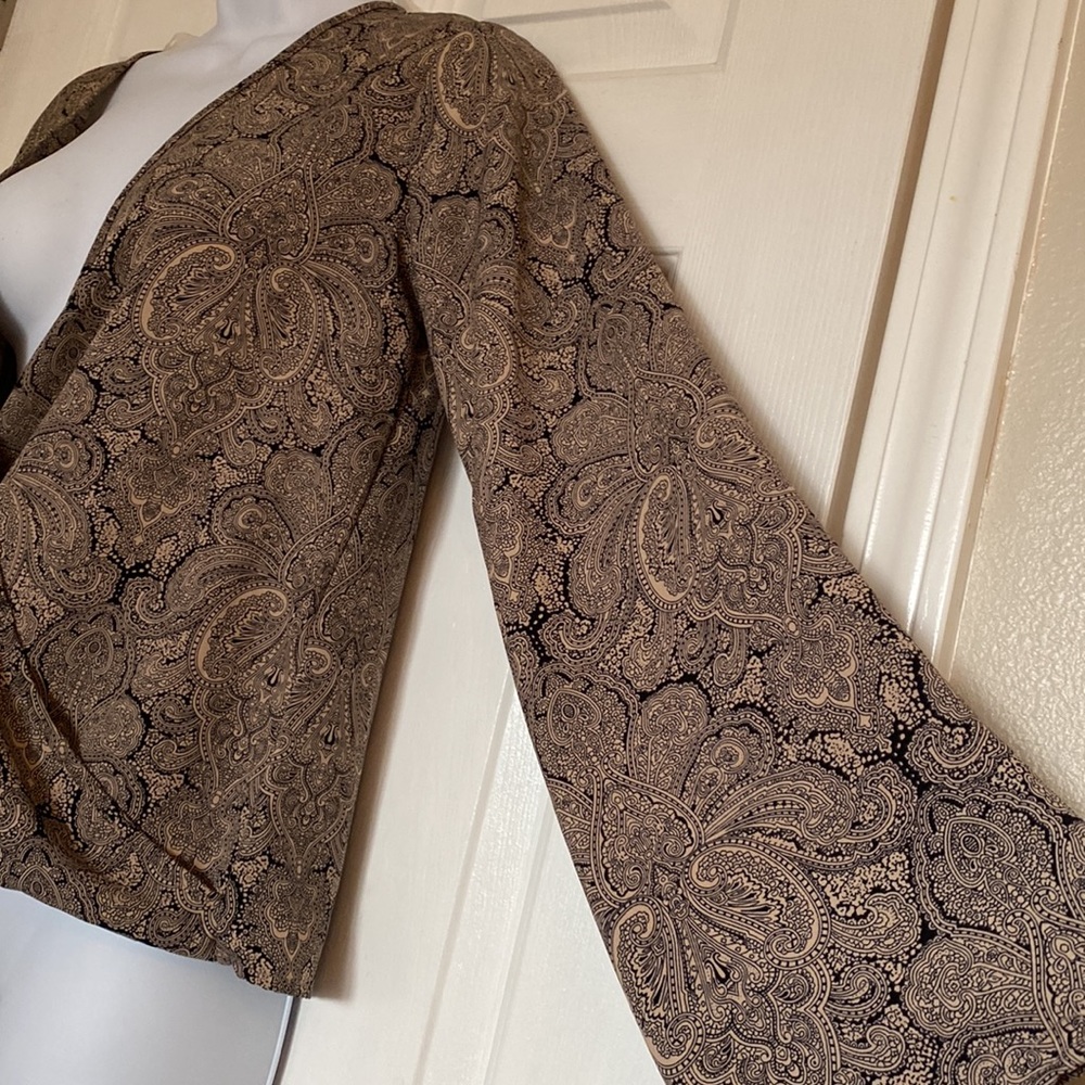 Beautiful blouse - Picture 2 of 3